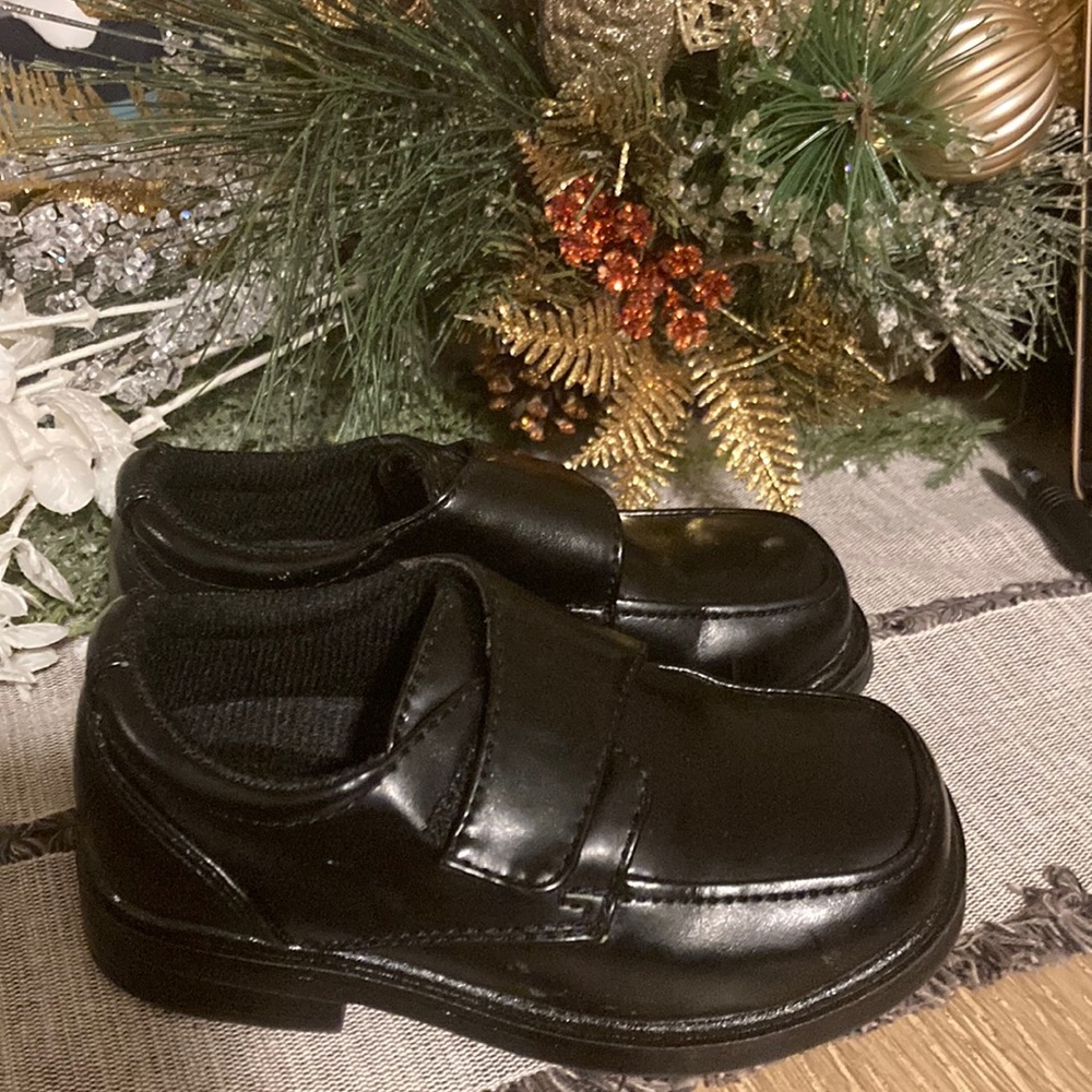 Sonoma kids dress shoes size 8 perfect condition